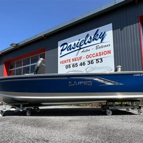 Bass Boat LUND 1400 Fury Tiller