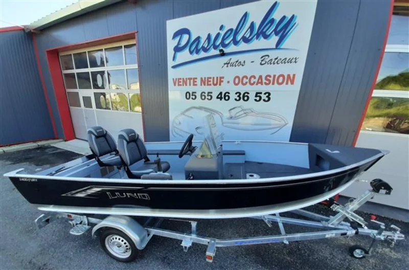 Bass Boat Lund 1400 Console